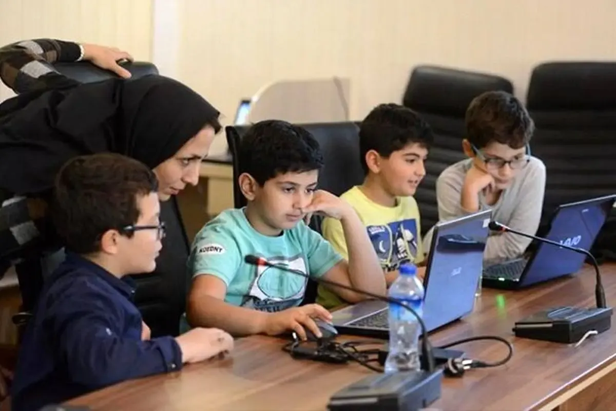 ۱۰ نکته کلیدی برای حفاظت از کودکان در فضای مجازی1