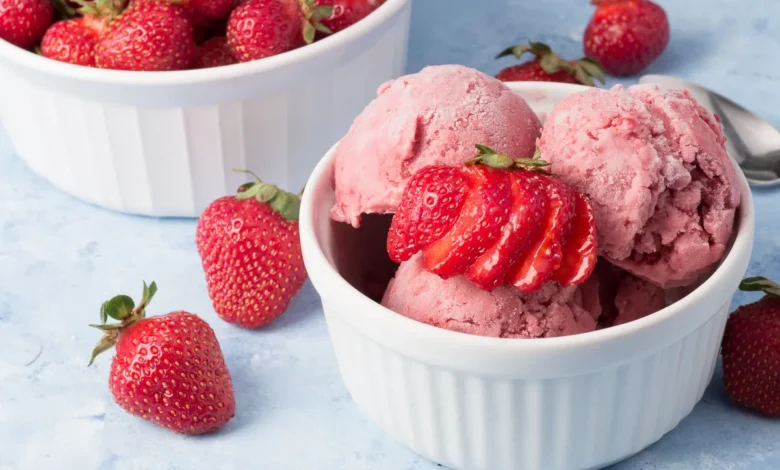 بستنی ژله‌ای توت فرنگی