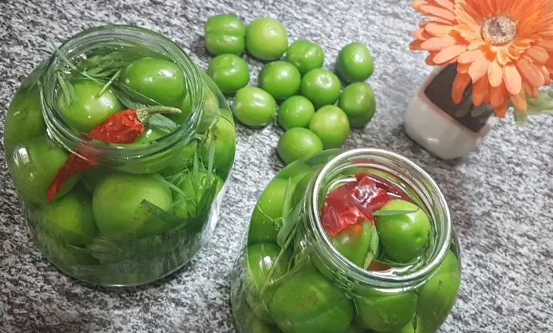 ترشی گوجه سبز