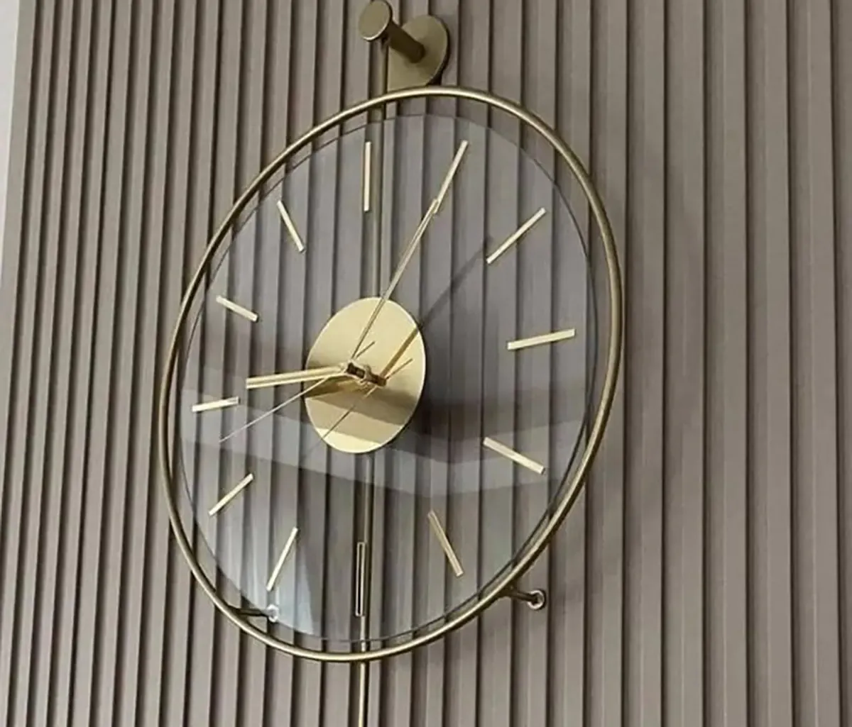 ساعت دیواری