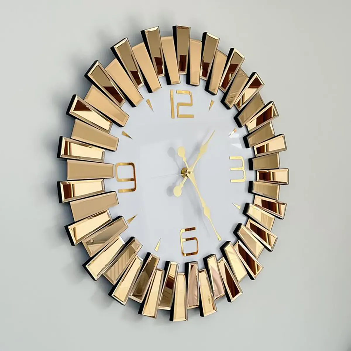 ساعت دیواری