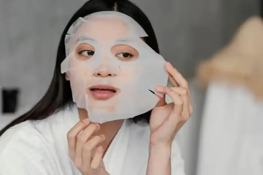 ماسک‌های ورقه‌ای برنجی شبانه پوست شما را درخشان می‌کند