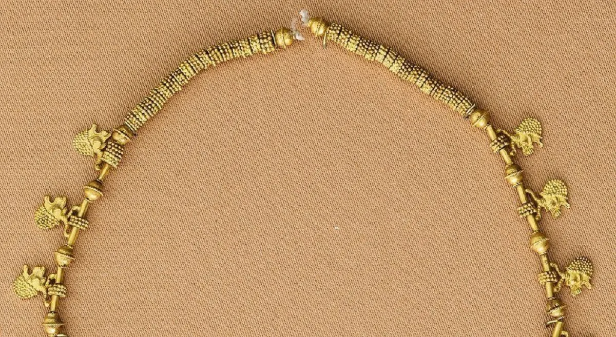 Achaemenid gold necklace