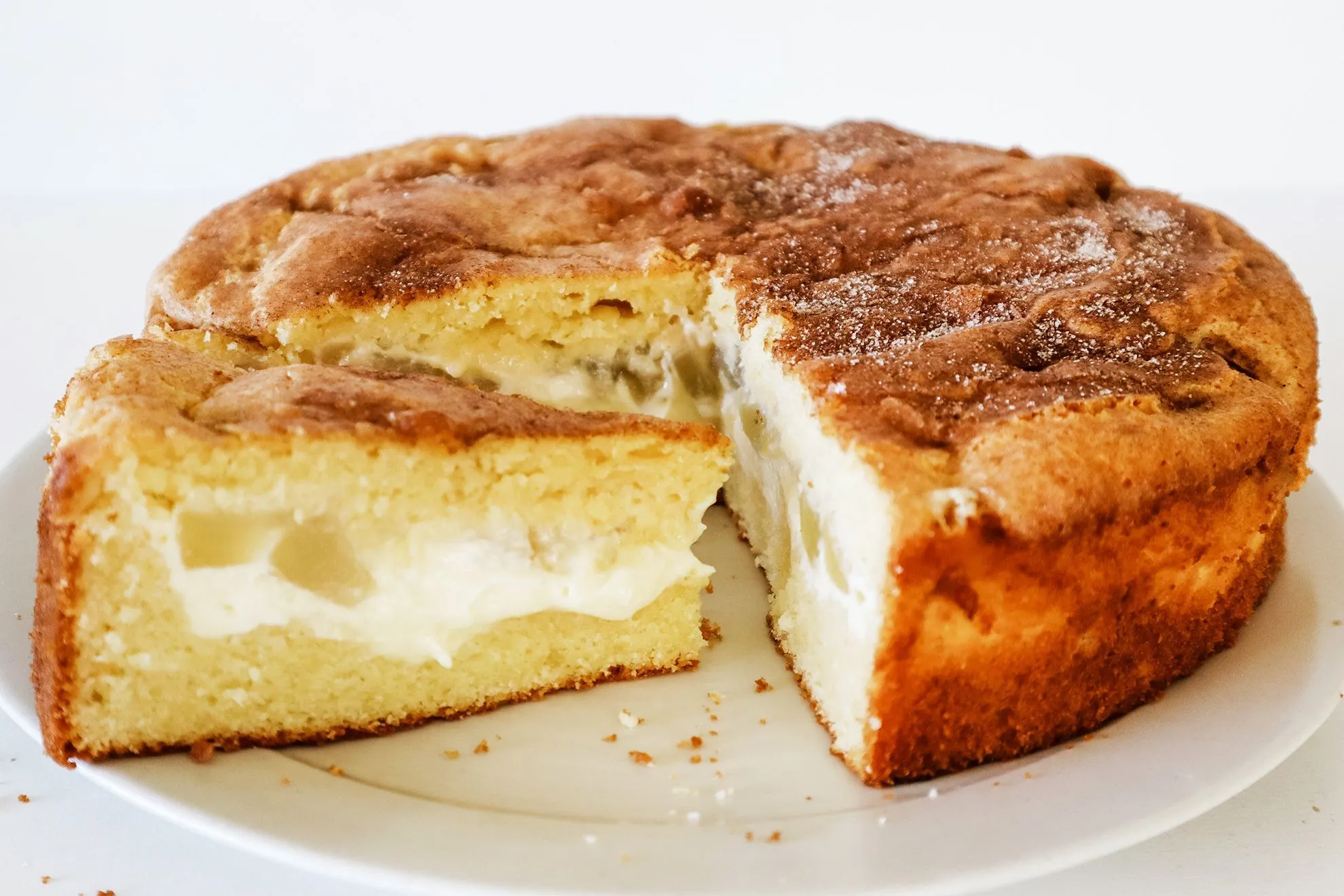 Creamy apple cake