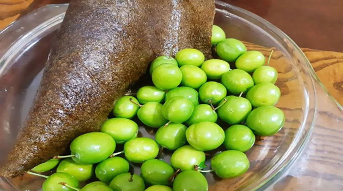 Green tomato lavash