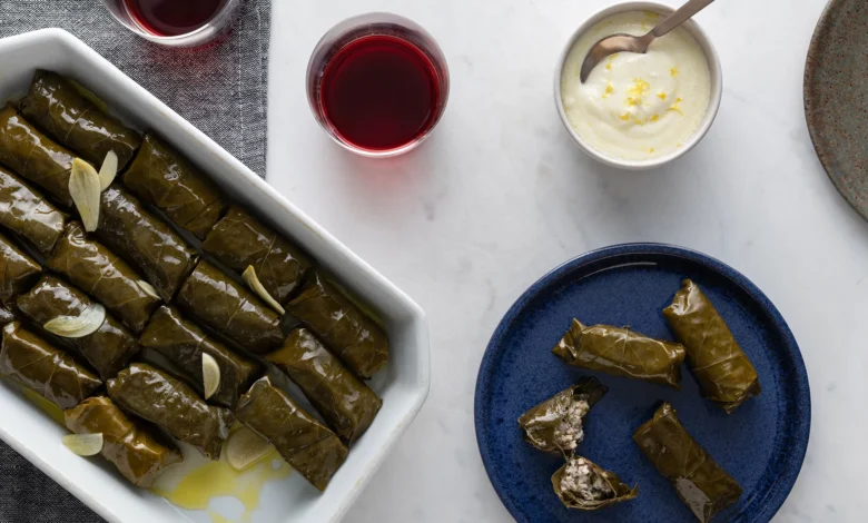 دلمه برگ مو با شیره انگور