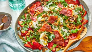 طرز تهیه سالاد بیکن و توت‌فرنگی1
