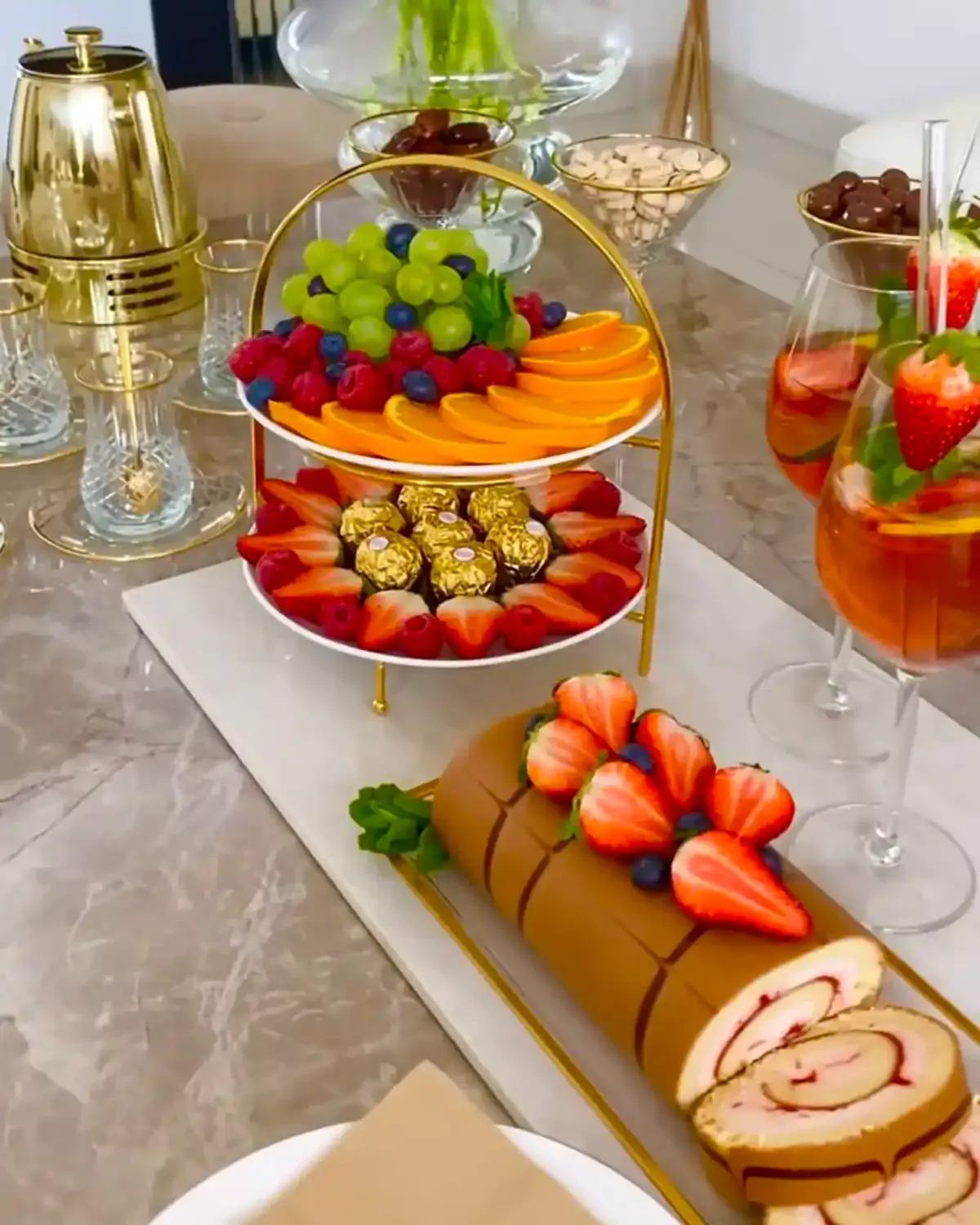 چیدمان میز پذیرایی