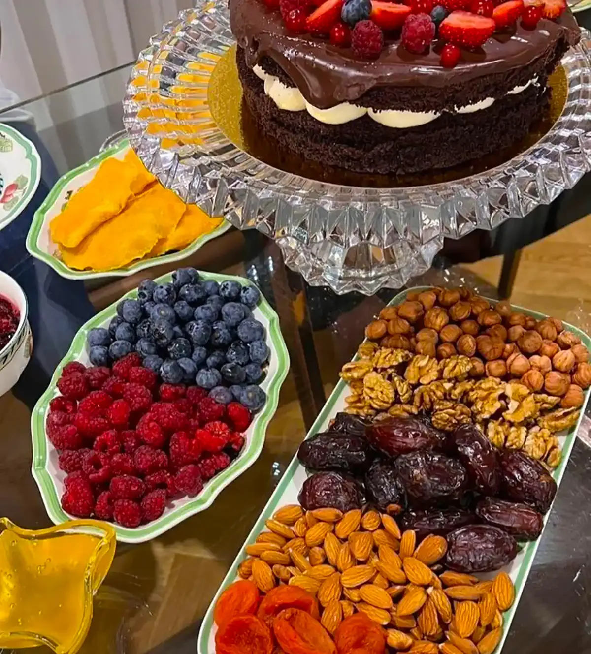 چیدمان میز پذیرایی