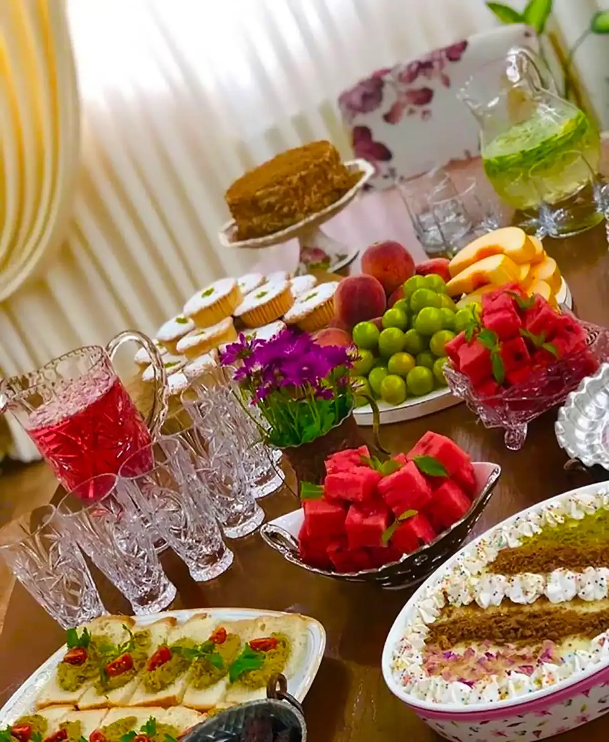 چیدمان میز پذیرایی