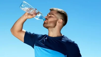 چه زمانی باید آب سرد، گرم یا ولرم بنوشیم؟