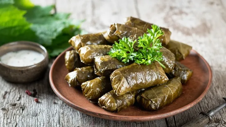 دلمه برگ مو لبنانی