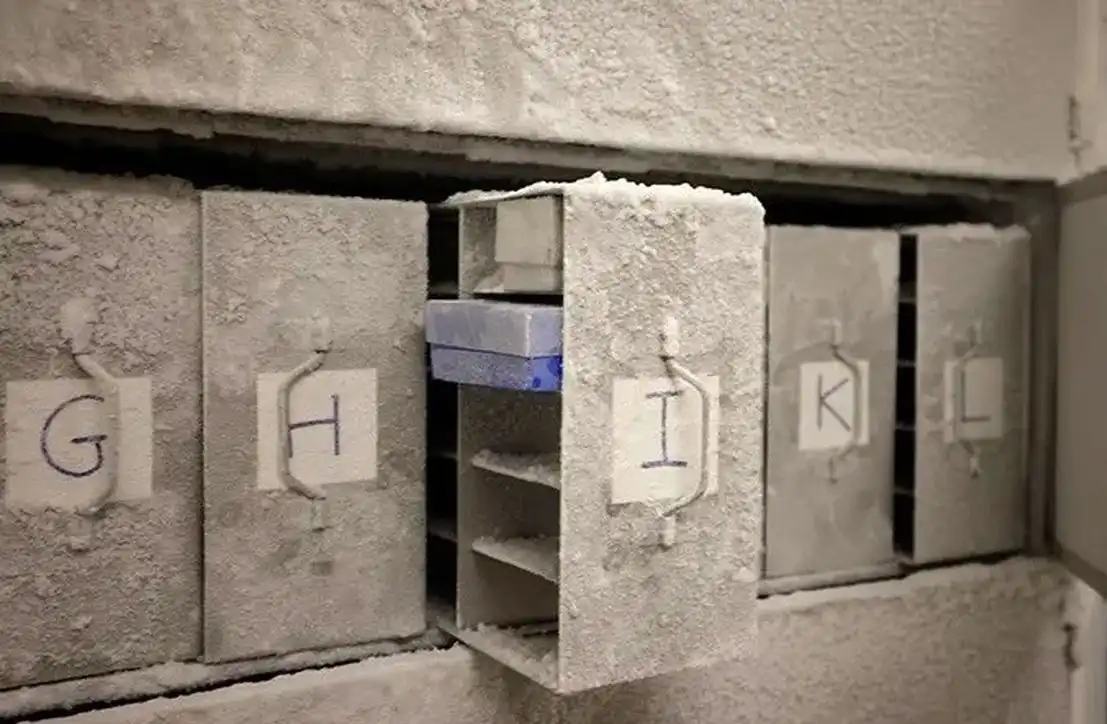 2 653