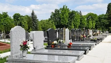 سنگ قبری عجیب