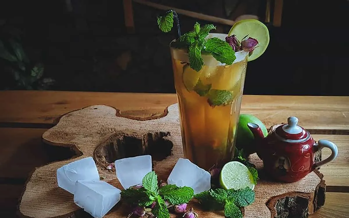 Iced mint tea