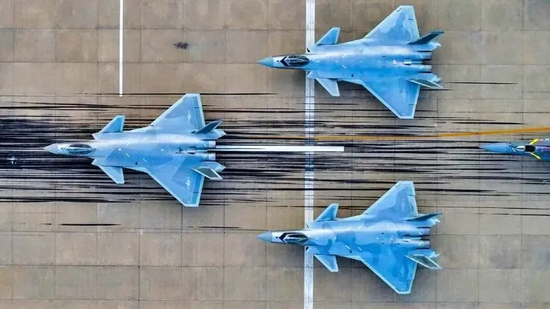 6 252
