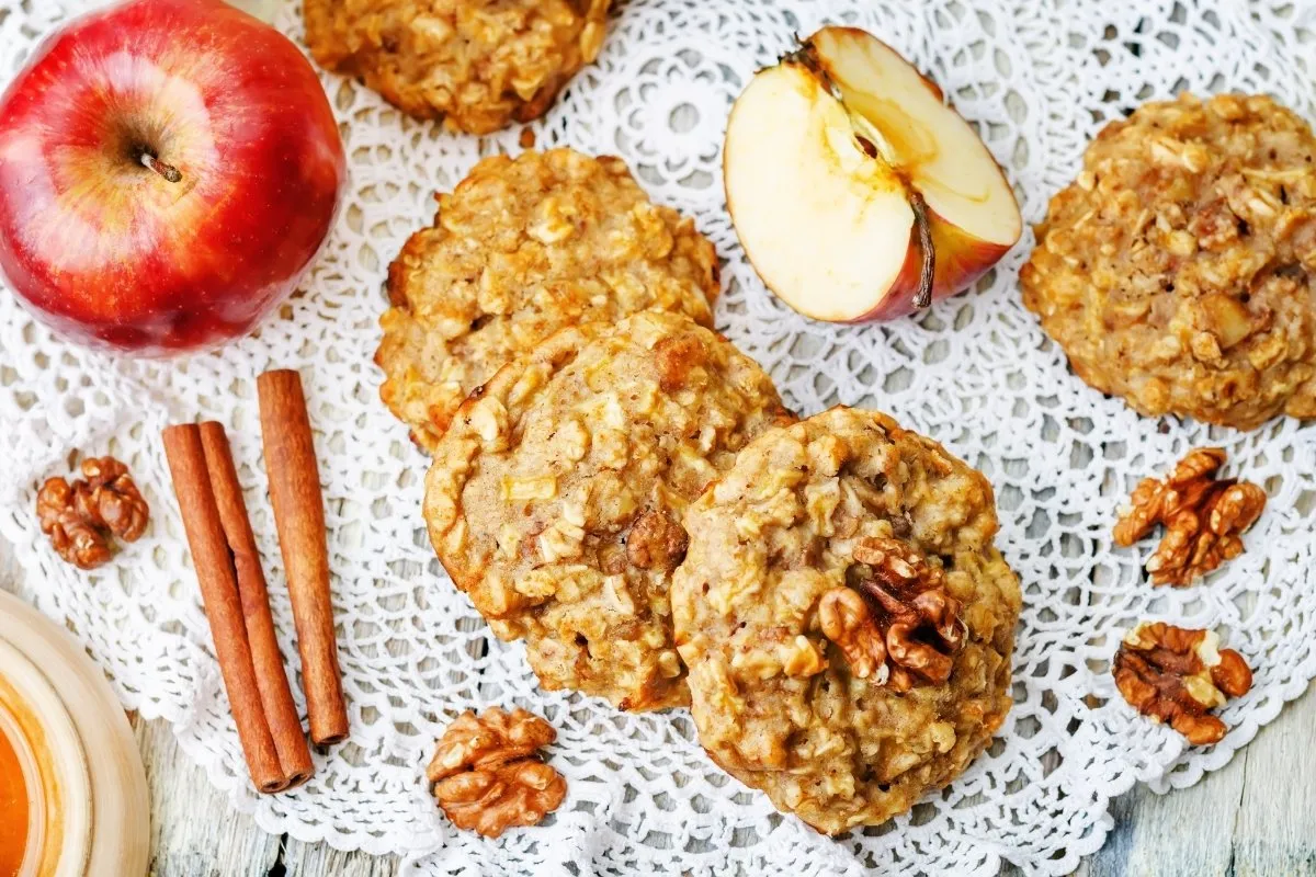 طرز تهیه کوکی سیب و دارچین