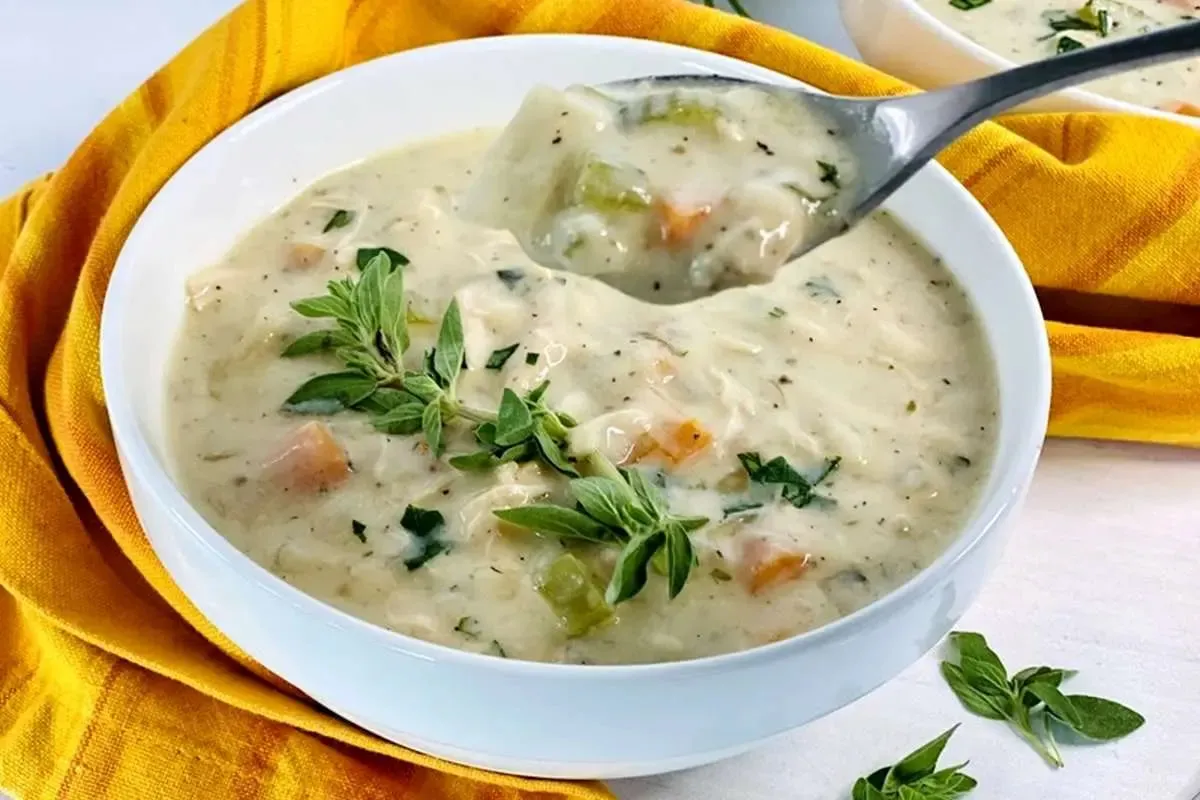طرز تهیه یک سوپ سرد تابستانی خوشمزه