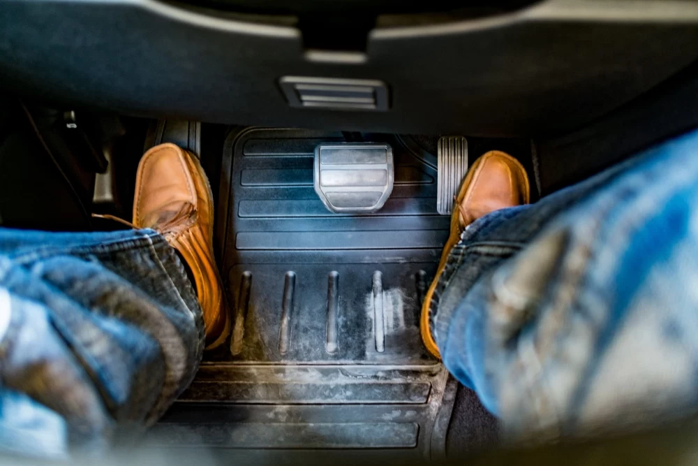 علت نرم شدن پدال ترمز خودرو و راه های رفع آن 2 1 352