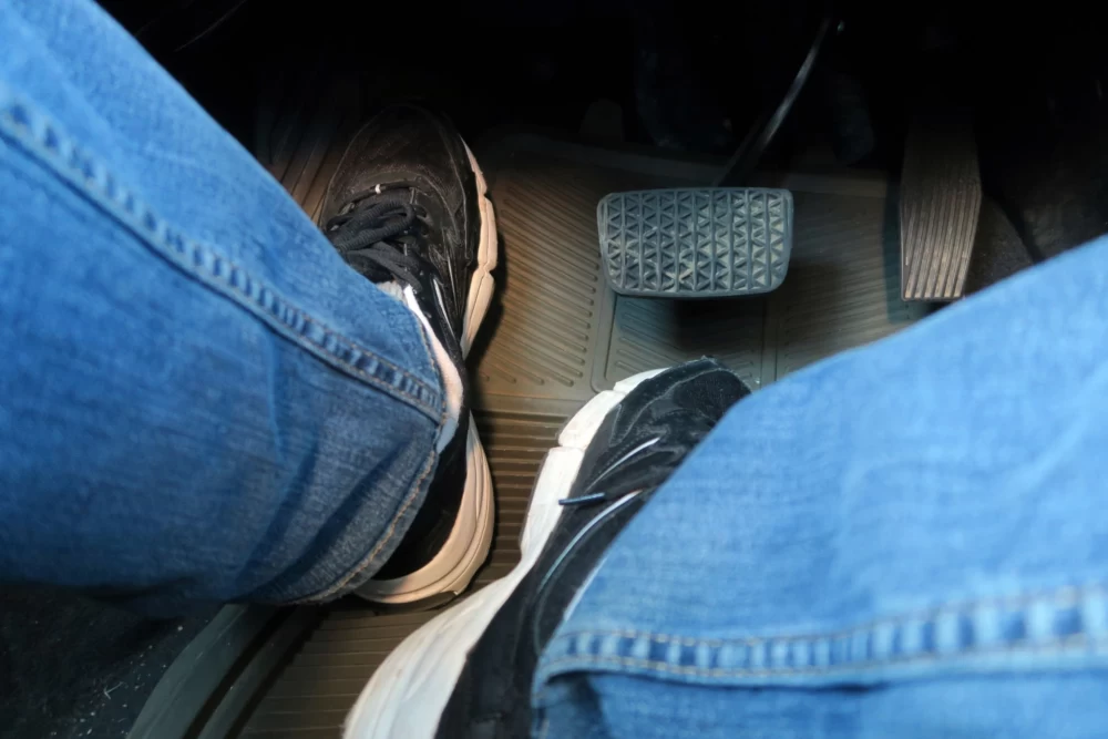 علت نرم شدن پدال ترمز خودرو و راه های رفع آن 3 2 318