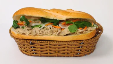 ساندویچ مرغ ریش‌ریش