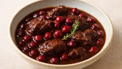 طرز تهیه خورش زغال‌اخته خوشمزه و مجلسی