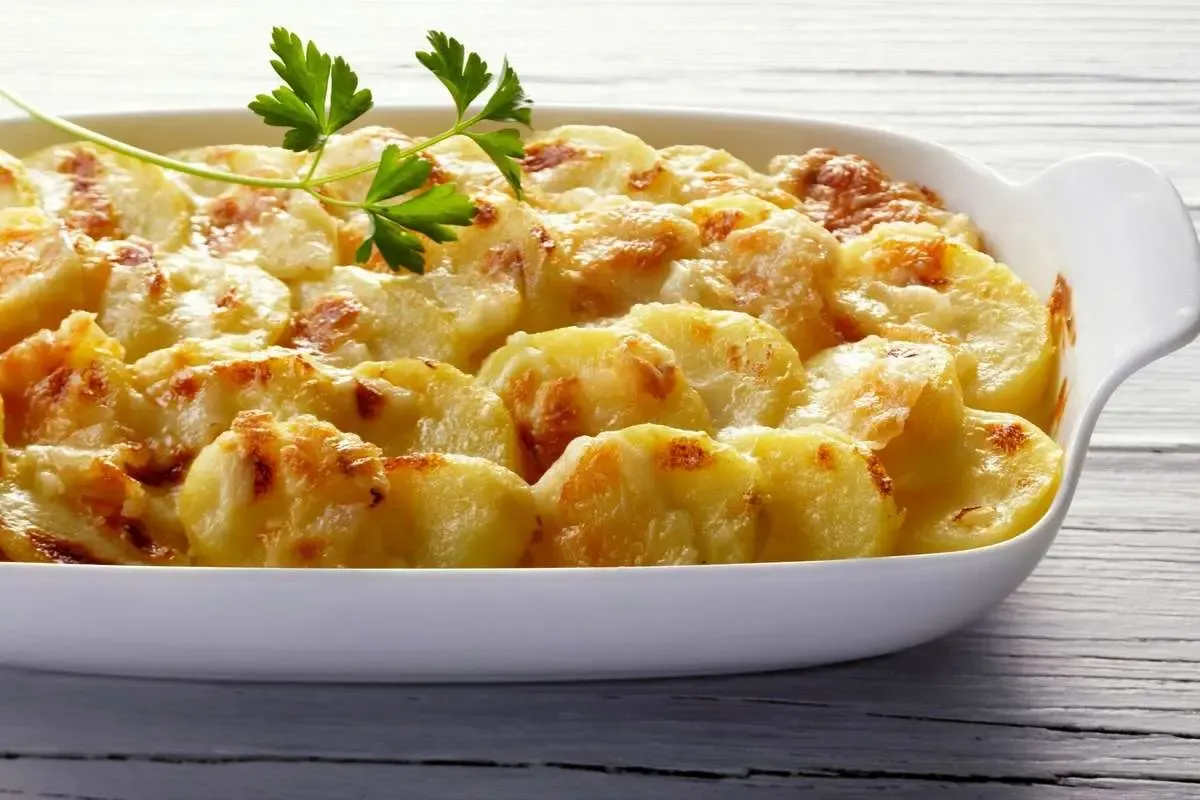 طرز تهیه پاپاس سیب زمینی با سس قارچ