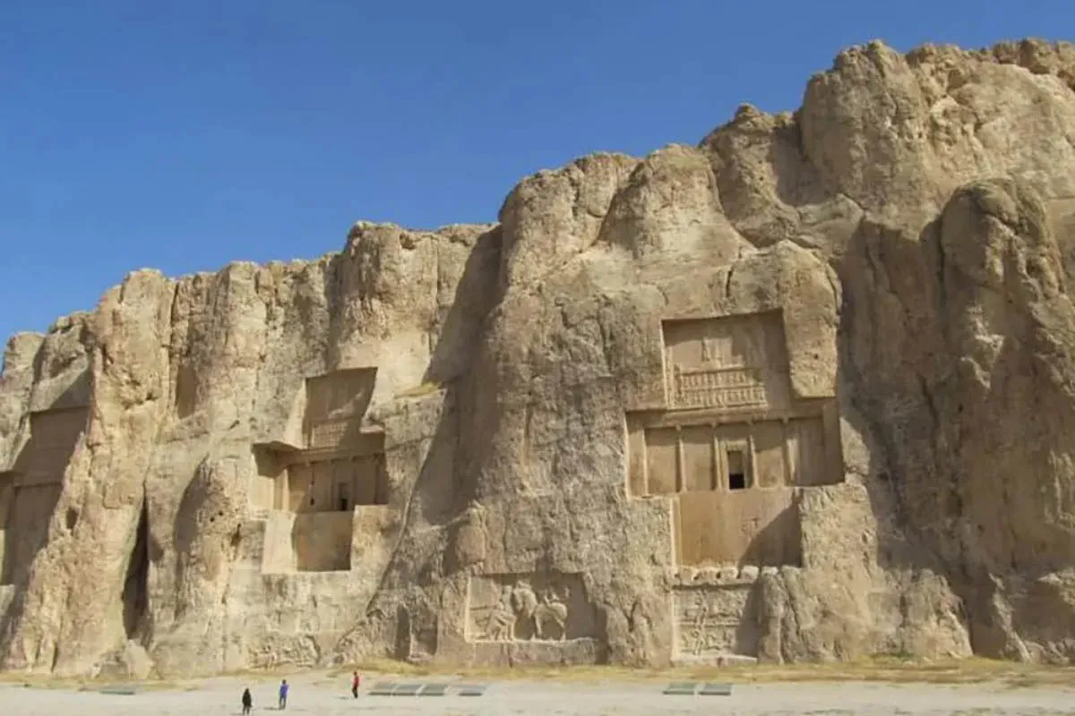 آرامگاه داریوش