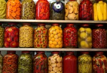 طرز تهیه ترشی پیاز قرمز خلالی