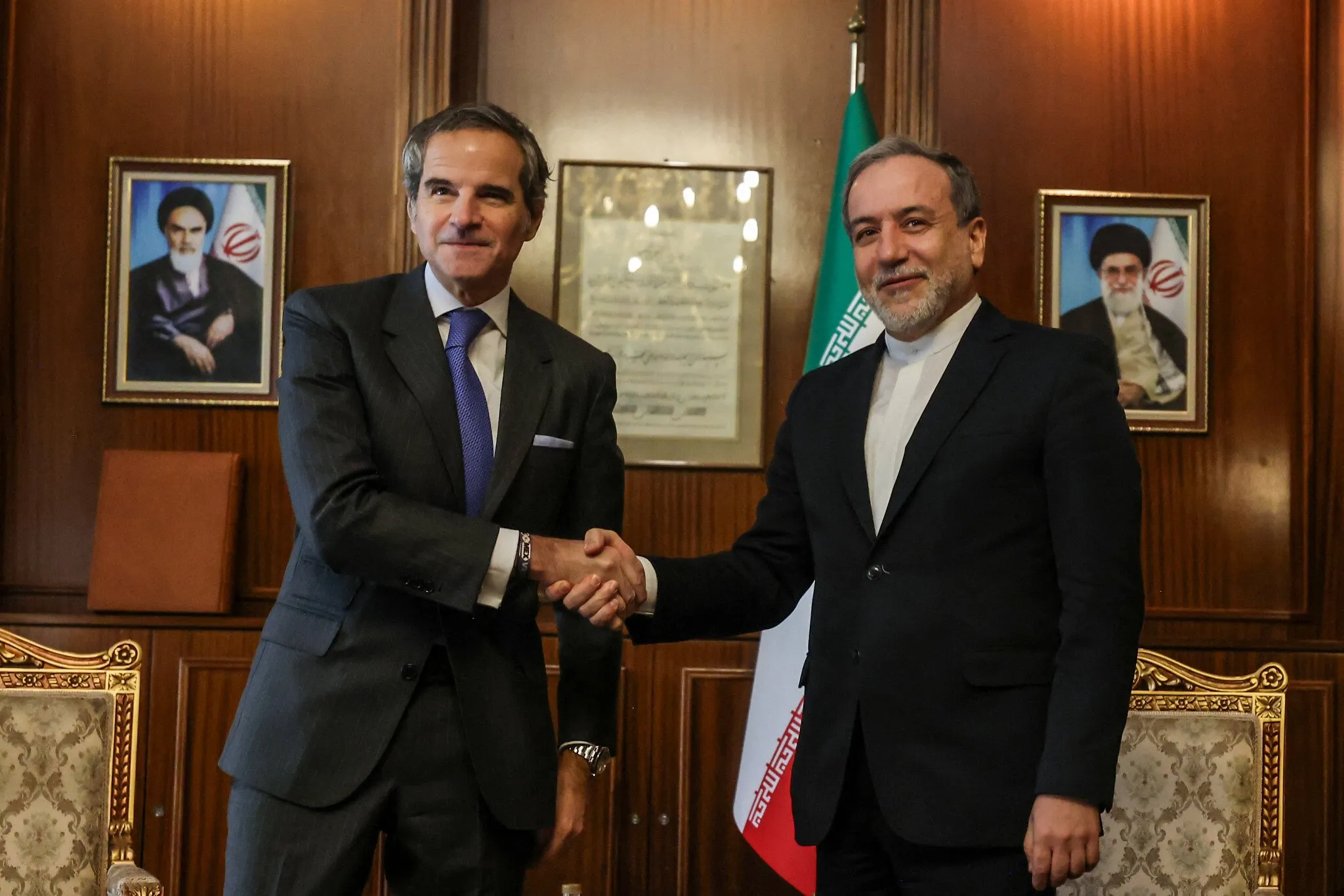جاروی روباتیک
