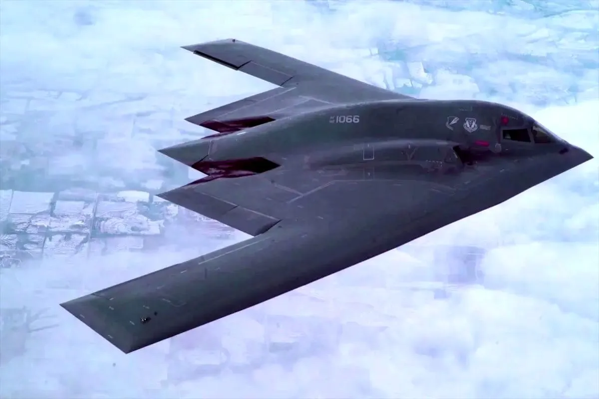 بمب‌افکن B-2