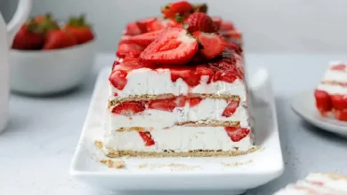 دسر پنیر و توت فرنگی