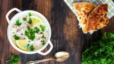 کیک هویج و خرما با کرم دارچینی
