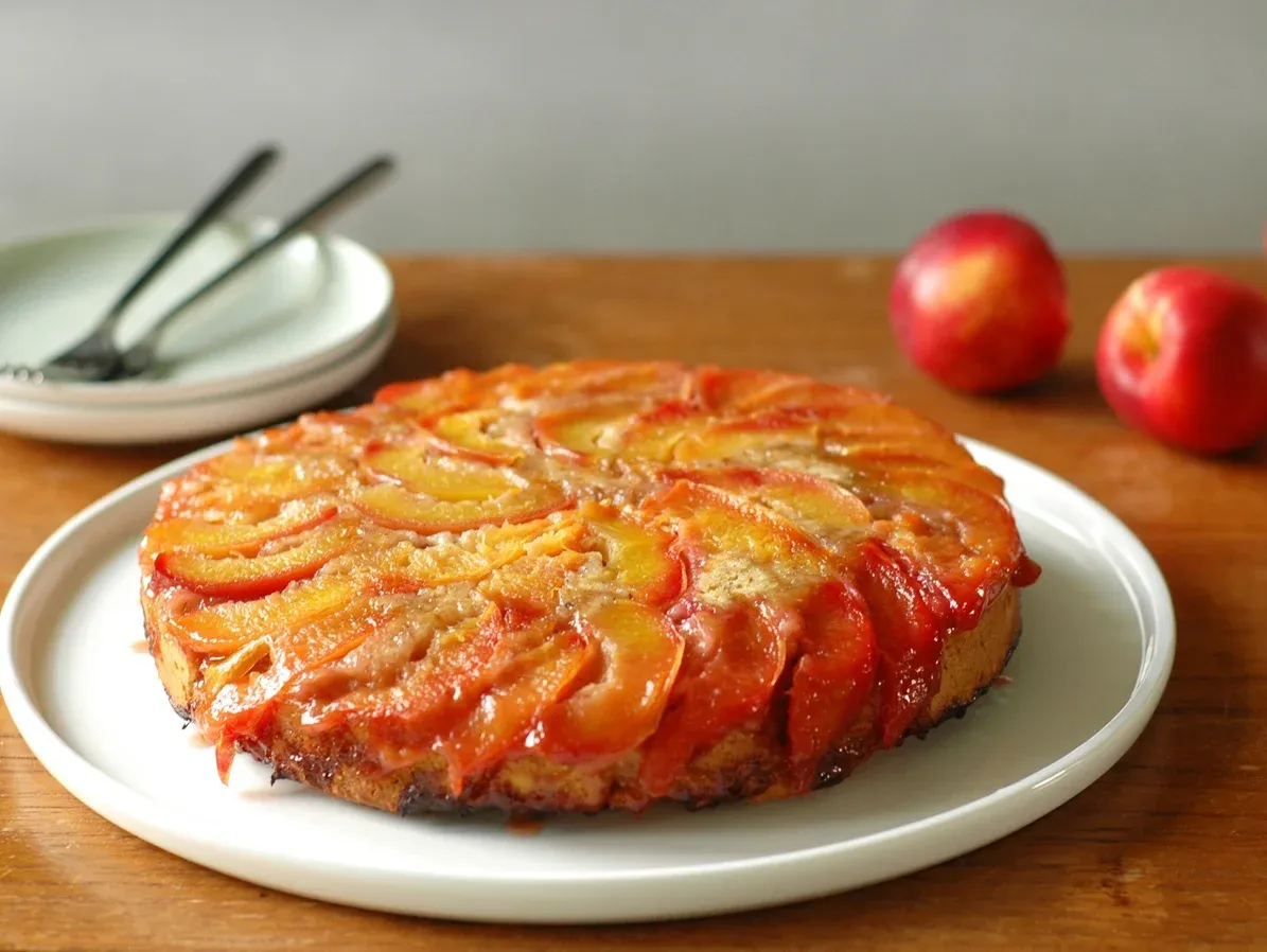 طرز تهیه کیک برگردان شلیل 1 طرز تهیه کیک برگردان شلیل خوشمزه