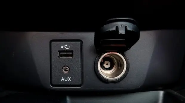 فندکی ماشین