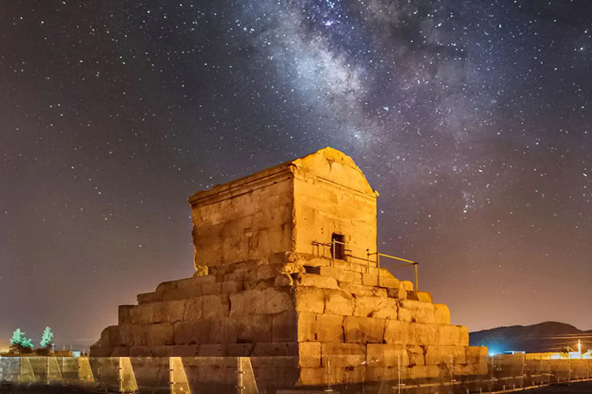 آرامگاه کوروش