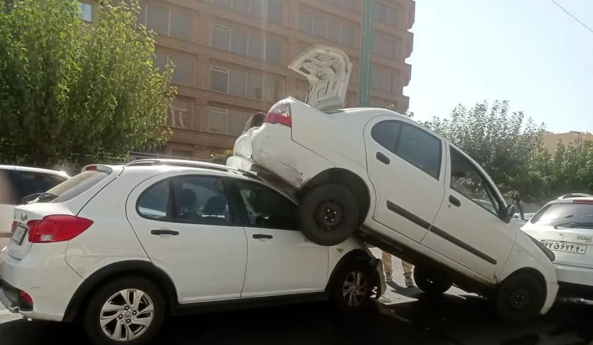 تصادف زنجیرهای