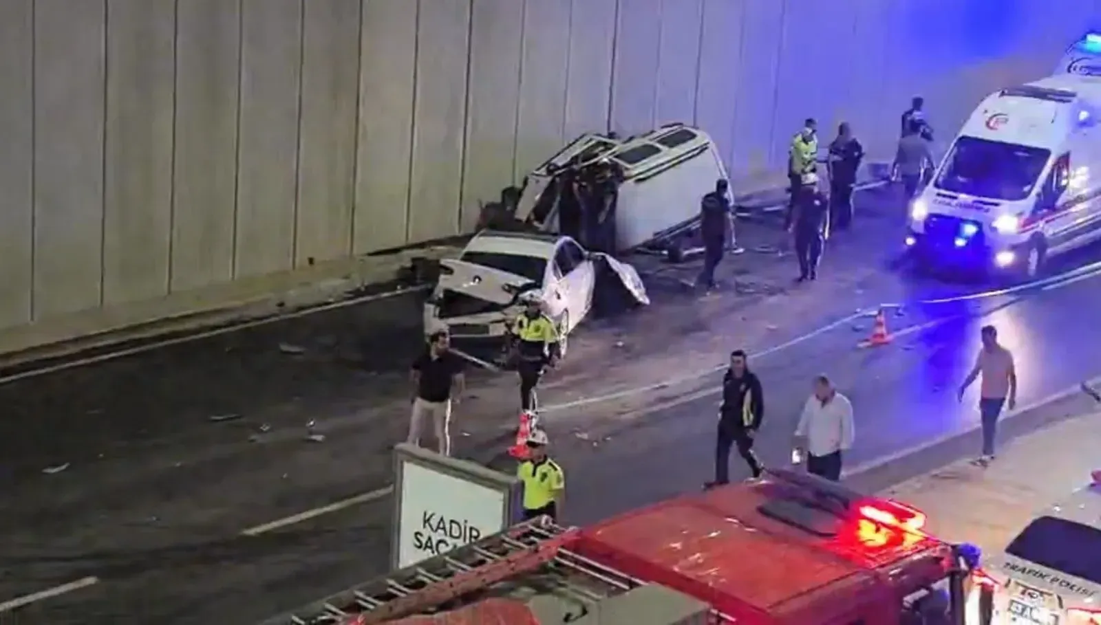 پنج کشته و زخمی در تصادف زنجیرهای در شانلیاورفا 1 تصادف زنجیرهای در شانلیاورفا