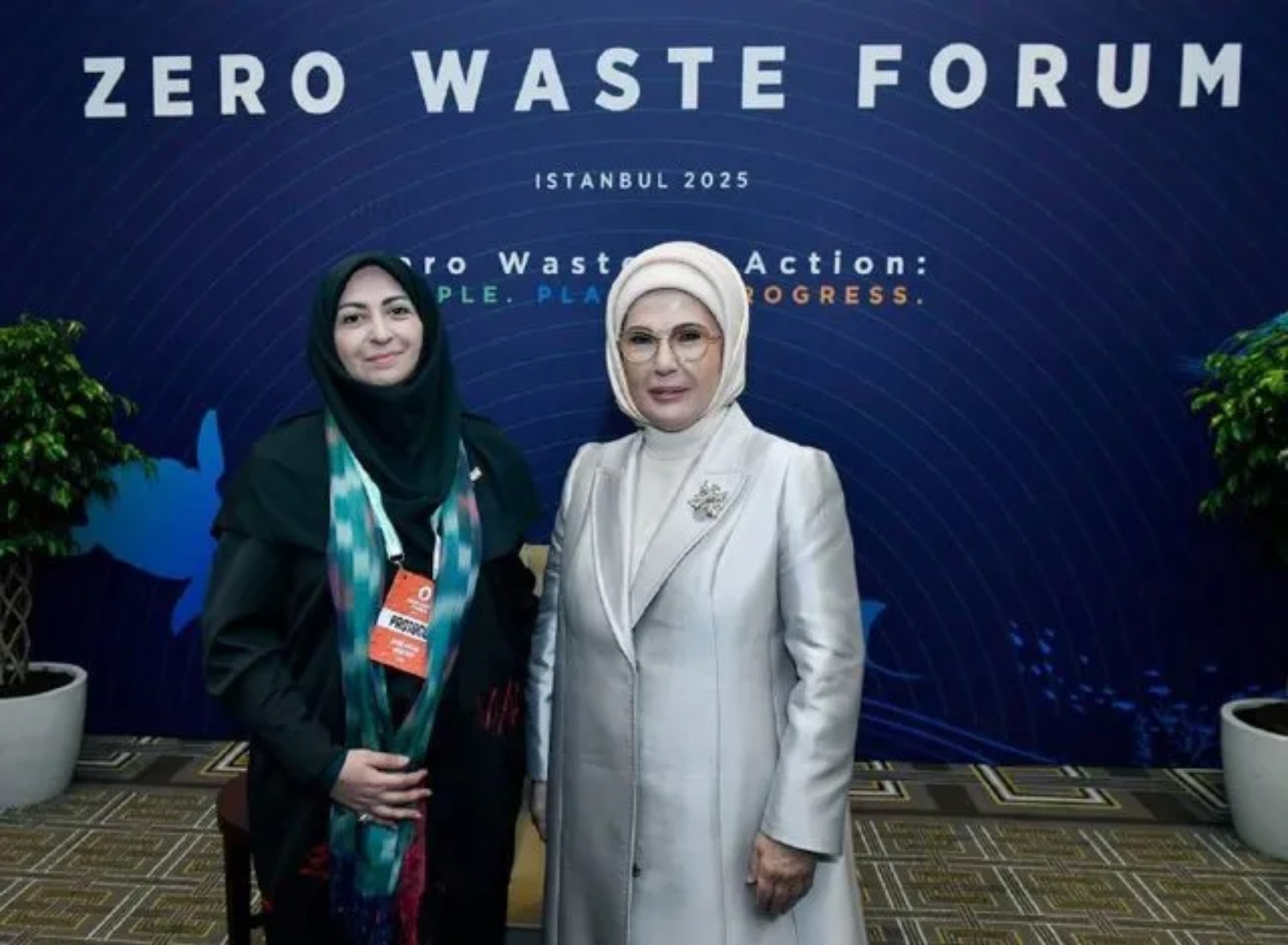 دیدار رئیس سازمان حفاظت محیط زیست ایران با امینه اردوغان در حاشیه اجلاس جهانی «پسماند صفر»