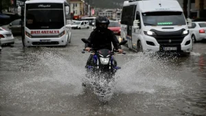 بارش شدید باران و طوفان در موغلا و آنتالیا