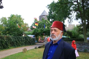 روایت 64 سال مهاجرت، از کارگری در فورد تا ساخت هواپیما