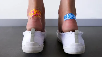 روش‌های موثر برای جا باز کردن کفش پارچه‌ای