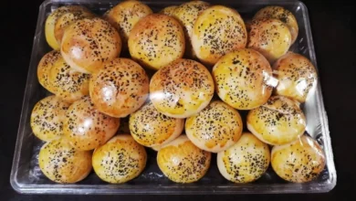 طرز تهیه نان شیرین سنتی مغزدار