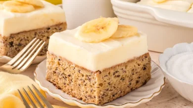 طرز تهیه کیک موز با روکش پنیر خامه‌ای1