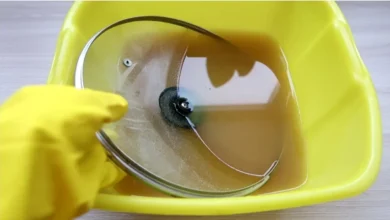 ۵ ترفند ساده برای رفع چربی لبه درب قابلمه