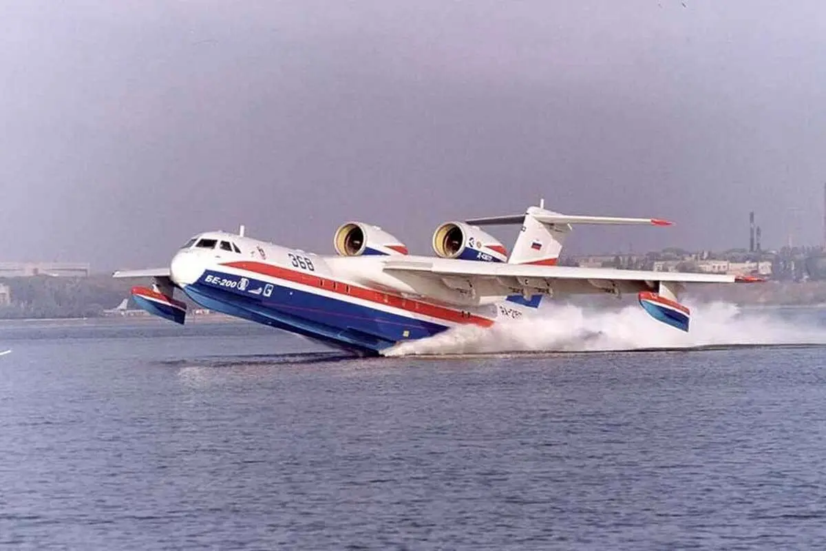 تیک آف دیدنی یک هواپیمای دریایی از روی سطح آب 1 2 151