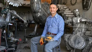 ساخت مجسمه سه متری ماهی کفال توسط هنرمند مجسمهساز ایرانی در وان(عکس) 5 2417823