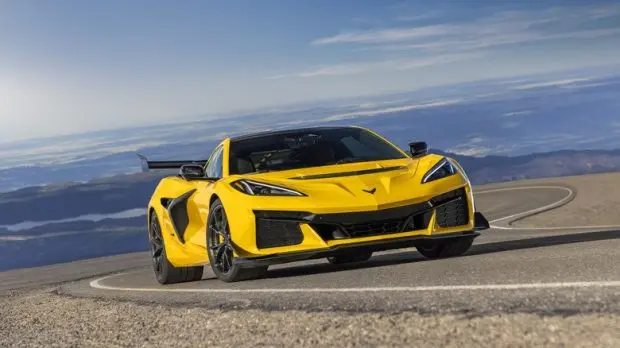 ۱۳ مورد از قدرتمندترین خودروهای سال ۲۰۲۵ 11 4 105