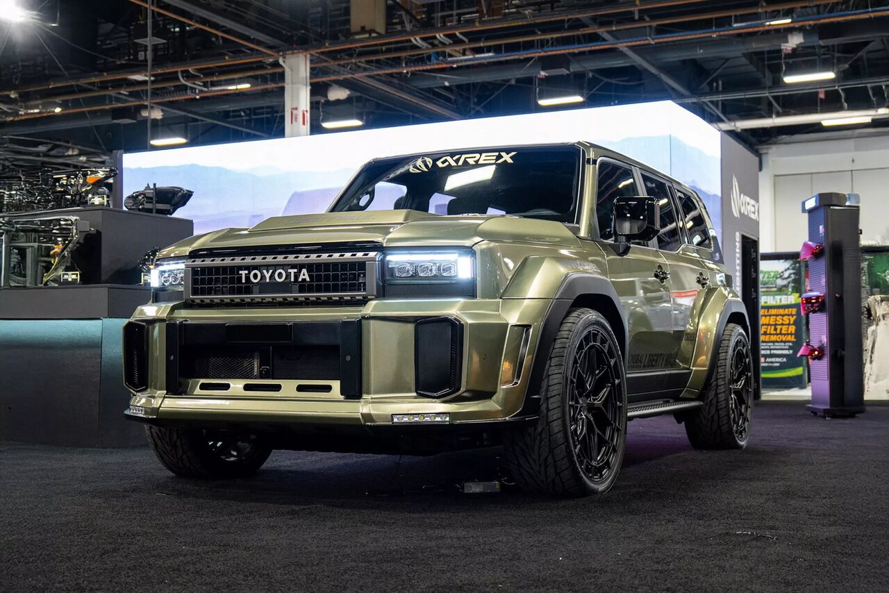 تویوتا لندکروزر