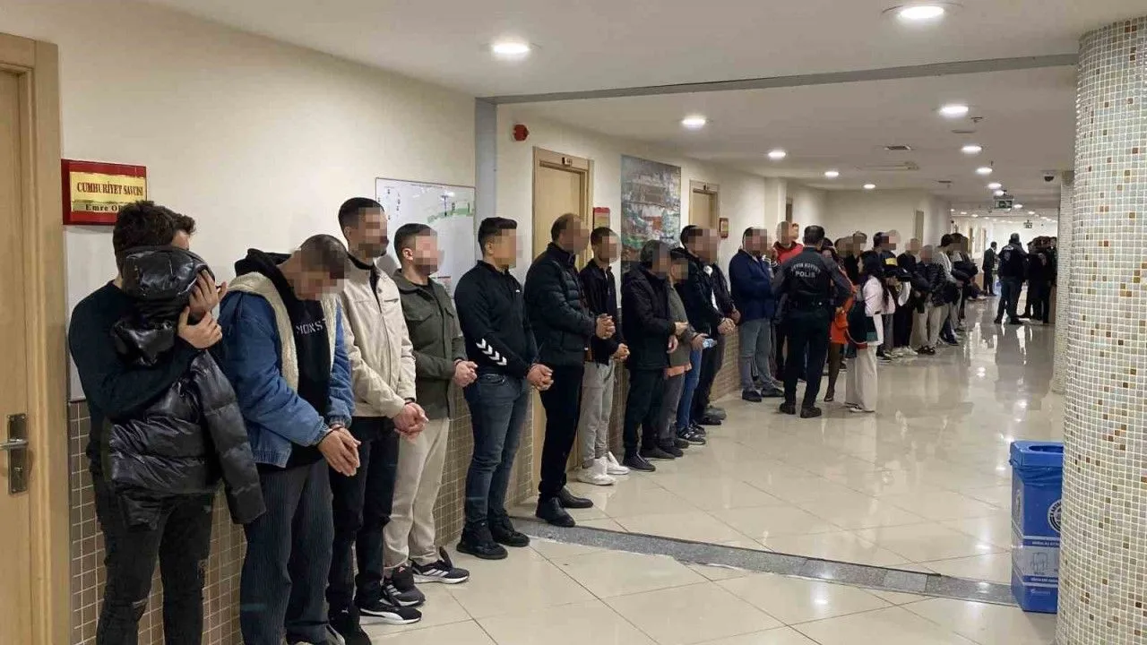 عملیات گسترده پلیس ترکیه علیه فالگیران و جادوگران!